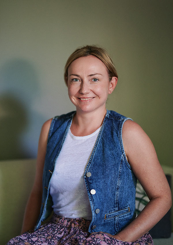 Ambra Guarnieri, Author and Creative Writer